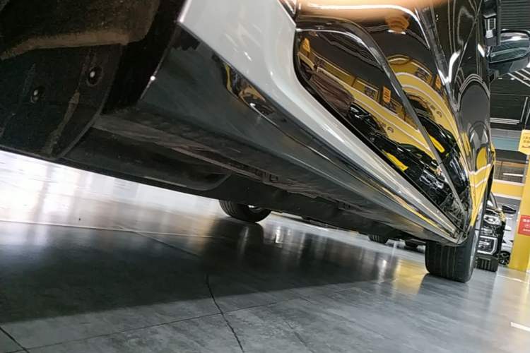 Used Ford Mondeo 2023 EcoBoost 180 Luxury Model Right Side Sill