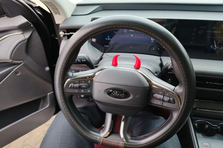 Used Ford Mondeo 2023 EcoBoost 245 Luxury Model Steering Wheel