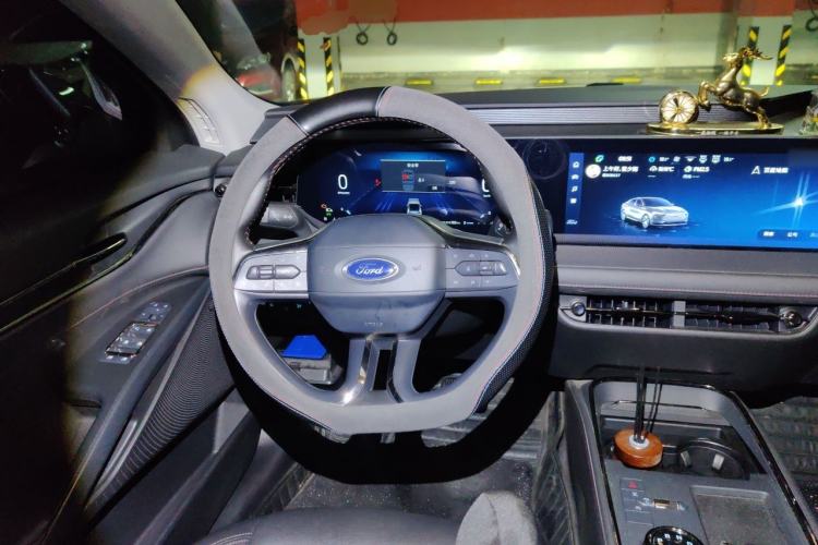Used Ford Mondeo 2023 EcoBoost 180 Luxury Model Steering Wheel