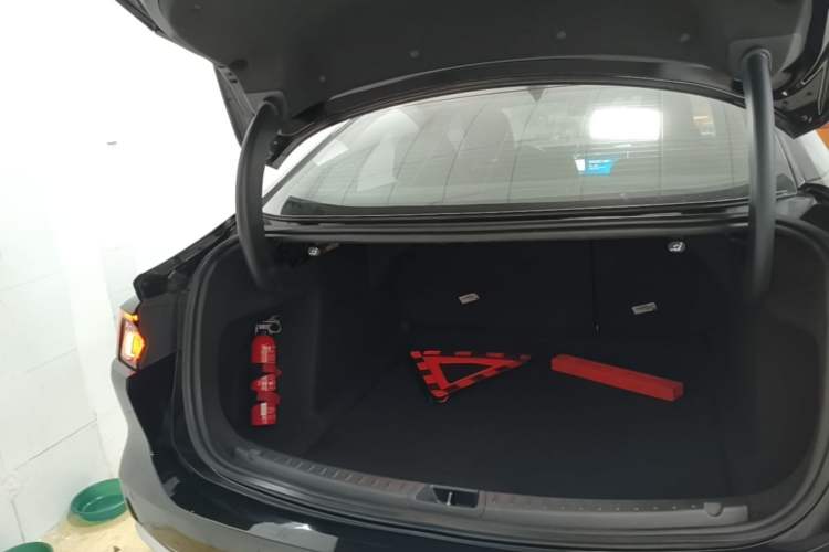 Used Ford Mondeo 2023 EcoBoost 180 Luxury Model Trunk