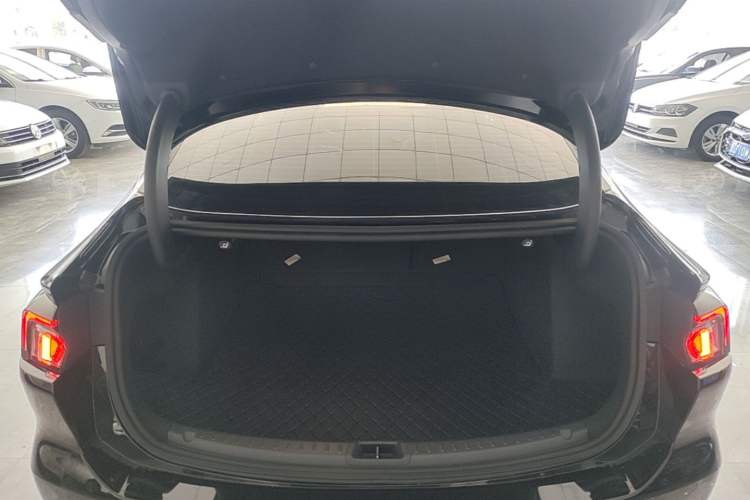 Used Ford Mondeo 2023 EcoBoost 180 Luxury Model Trunk