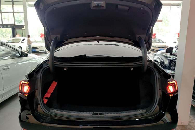 Used Ford Mondeo 2023 EcoBoost 180 Comfort Model Trunk