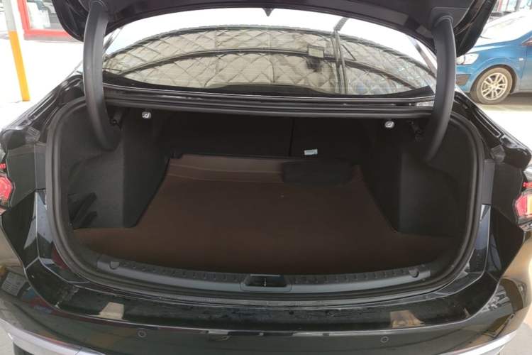 Used Ford Mondeo 2023 EcoBoost 245 Luxury Model Trunk
