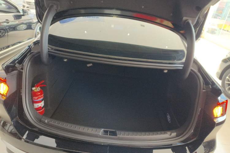 Used Ford Mondeo 2023 EcoBoost 245 Ultimate Model Trunk