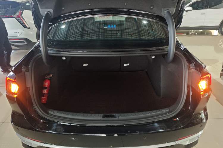 Used Ford Mondeo 2023 EcoBoost 180 Comfort Model Trunk