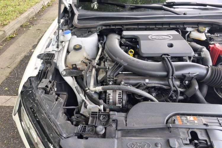 Used Ford Mondeo 2023 EcoBoost 245 Luxury Model Engine Bay Right