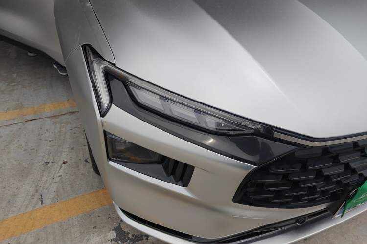 Used Ford Mondeo 2023 EcoBoost 180 Luxury Model Right Front Headlight