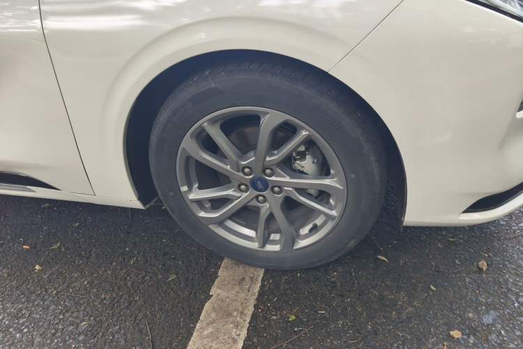 Used Ford Mondeo 2023 EcoBoost 245 Luxury Model Right Front Wheel Hub