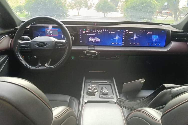 Used Ford Mondeo 2023 EcoBoost 245 Ultimate Model Center Console