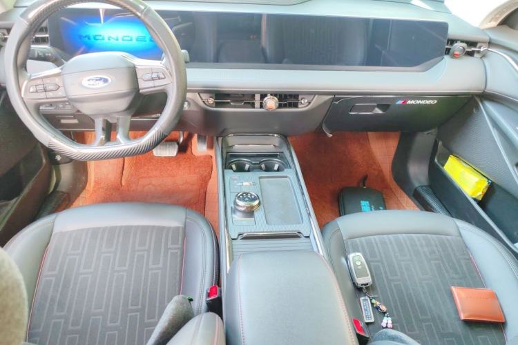 Used Ford Mondeo 2023 EcoBoost 245 Luxury Model Center Console