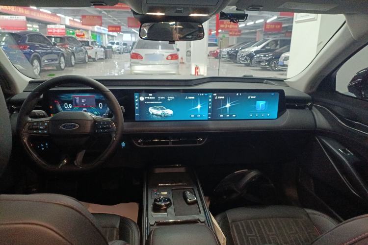 Used Ford Mondeo 2023 EcoBoost 245 Luxury Model Center Console