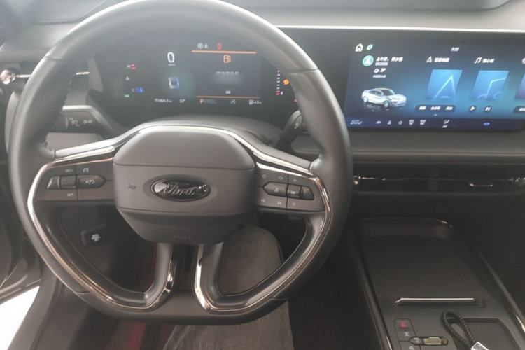 Used Ford Mondeo 2023 EcoBoost 180 Comfort Model Center Console