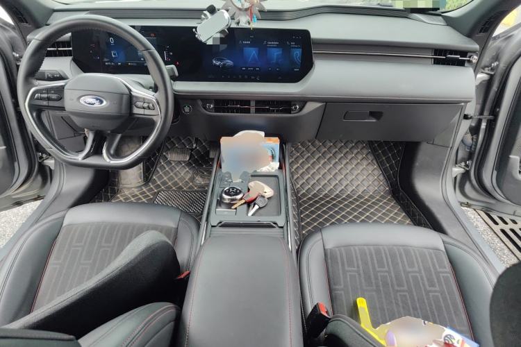 Used Ford Mondeo 2023 EcoBoost 180 Comfort Model Center Console