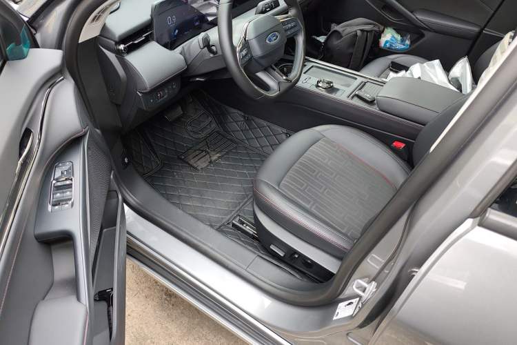 Used Ford Mondeo 2023 EcoBoost 245 Luxury Model Driver Seat