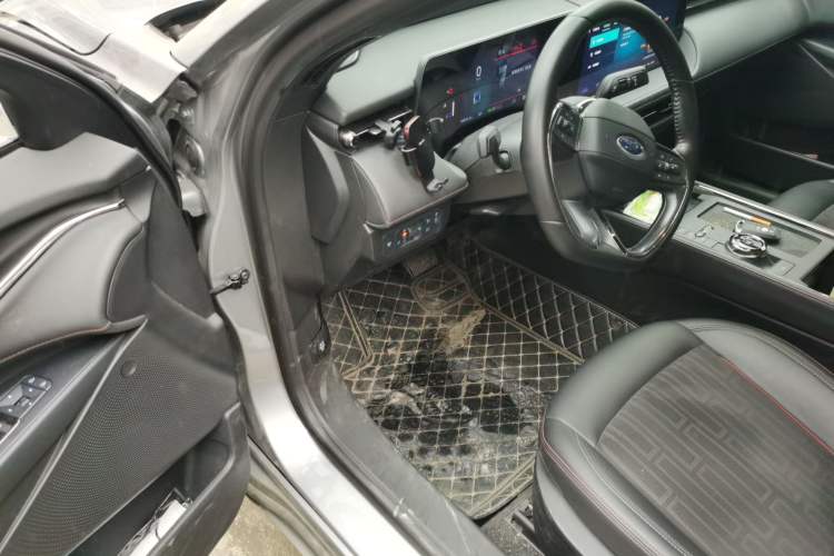 Used Ford Mondeo 2023 EcoBoost 180 Comfort Model Driver Seat