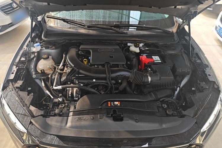 Used Ford Mondeo 2023 EcoBoost 245 Luxury Model Engine Bay