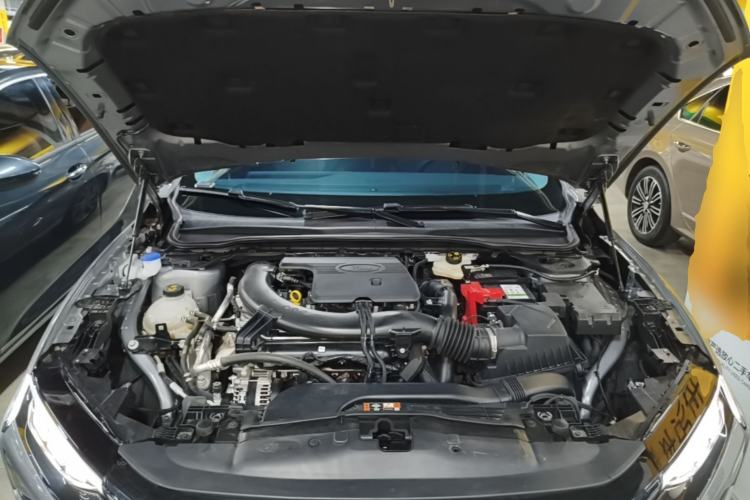 Used Ford Mondeo 2023 EcoBoost 245 Luxury Model Engine Bay