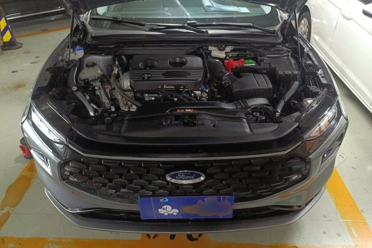 Used Ford Mondeo 2023 EcoBoost 180 Luxury Model Engine Bay