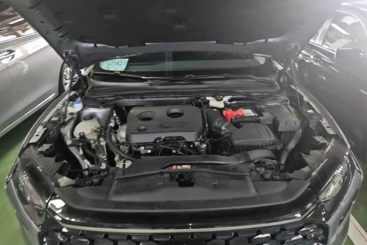 Used Ford Mondeo 2023 EcoBoost 180 Luxury Model Engine Bay