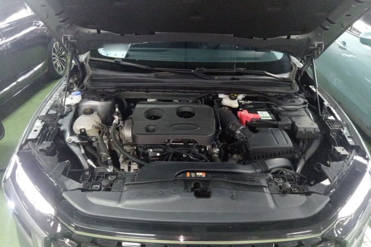 Used Ford Mondeo 2023 EcoBoost 180 Luxury Model Engine Bay