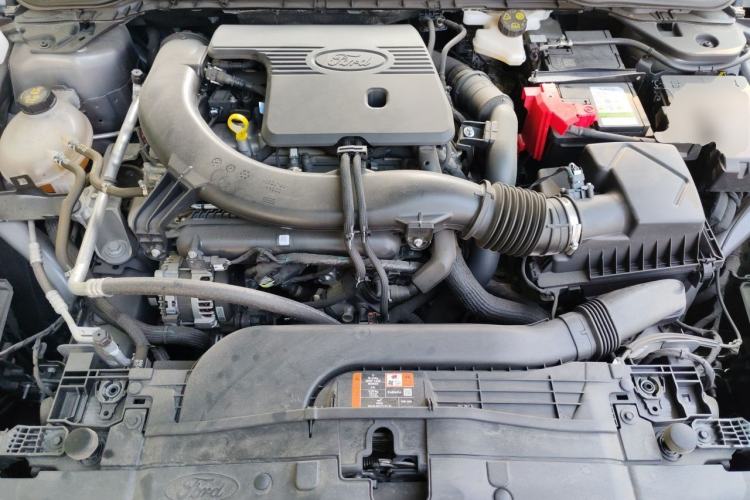 Used Ford Mondeo 2023 EcoBoost 245 Luxury Model Engine Bay