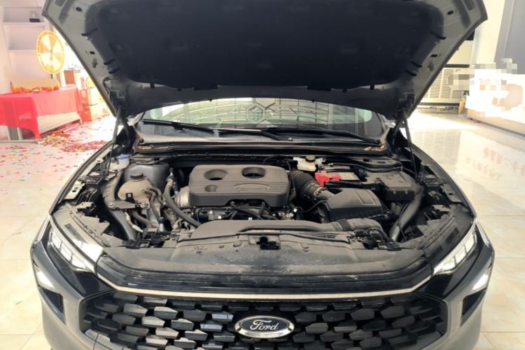 Used Ford Mondeo 2023 EcoBoost 180 Luxury Model Engine Bay