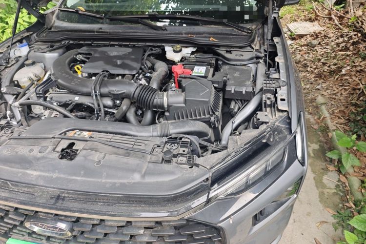 Used Ford Mondeo 2023 EcoBoost 245 Luxury Model Engine Bay Left