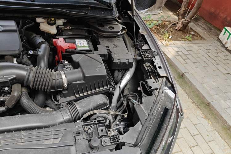 Used Ford Mondeo 2023 EcoBoost 245 Luxury Model Engine Bay Left