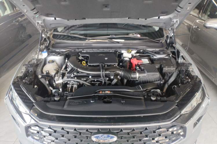 Used Ford Mondeo 2023 EcoBoost 245 Luxury Model Engine Bay