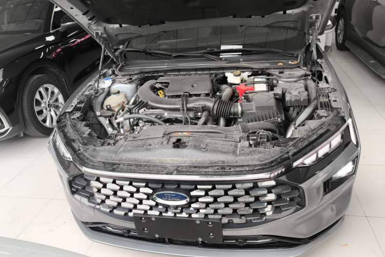 Used Ford Mondeo 2023 EcoBoost 245 Ultimate Model Engine Bay