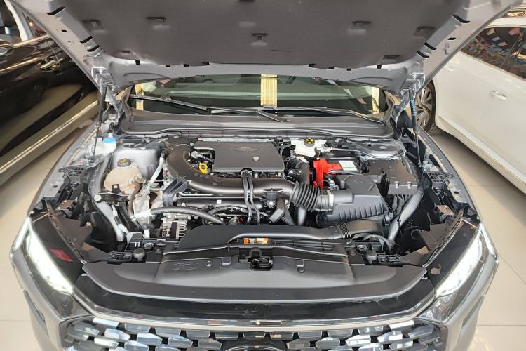 Used Ford Mondeo 2023 EcoBoost 245 Luxury Model Engine Bay