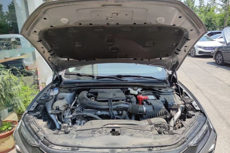 Used Ford Mondeo 2023 EcoBoost 245 Luxury Model Engine Bay