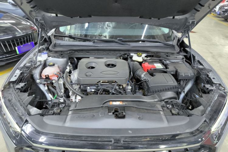 Used Ford Mondeo 2023 EcoBoost 180 Luxury Model Engine Bay