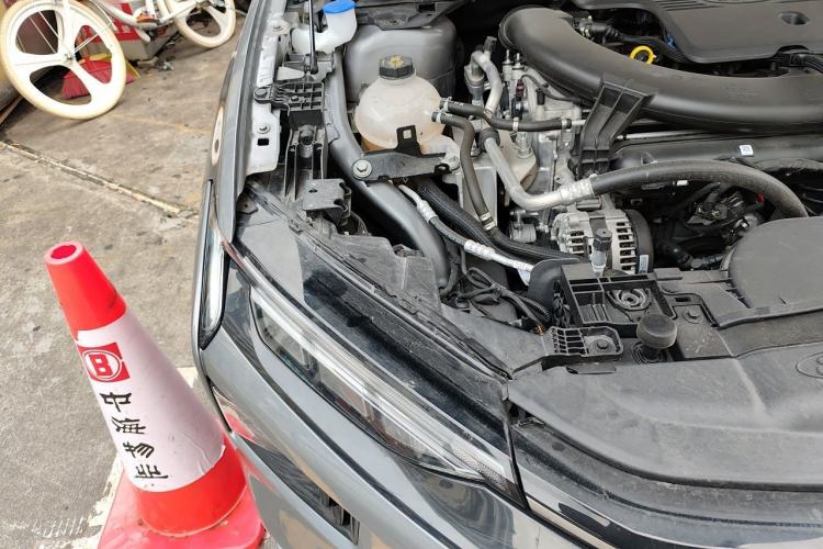 Used Ford Mondeo 2023 EcoBoost 245 Luxury Model Engine Bay Right