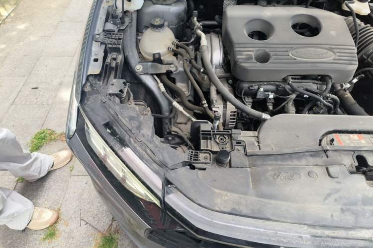 Used Ford Mondeo 2023 EcoBoost 180 Comfort Model Engine Bay Right