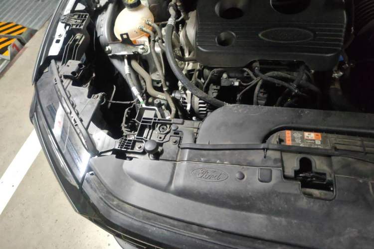 Used Ford Mondeo 2023 EcoBoost 180 Luxury Model Engine Bay Right