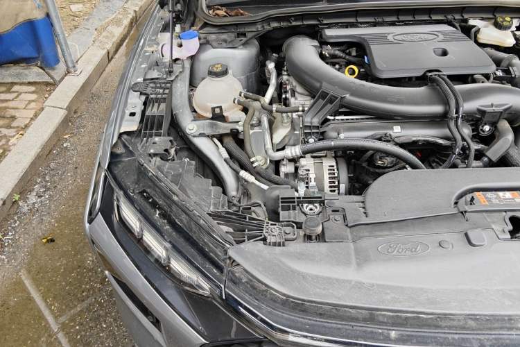 Used Ford Mondeo 2023 EcoBoost 245 Ultimate Model Engine Bay Right