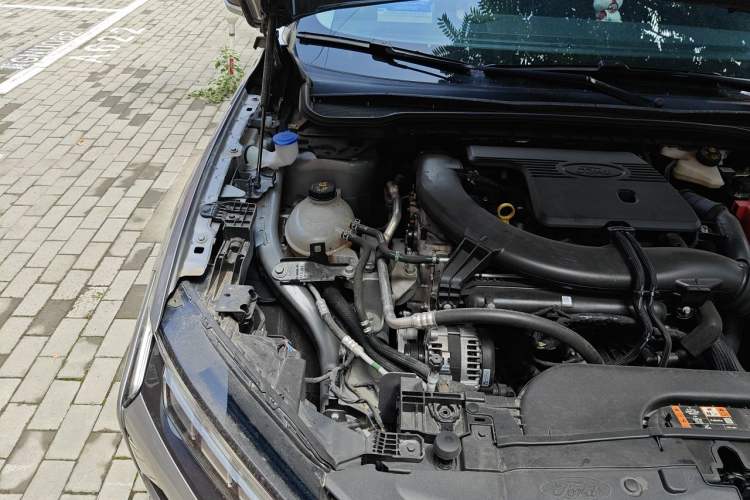 Used Ford Mondeo 2023 EcoBoost 245 Luxury Model Engine Bay Right