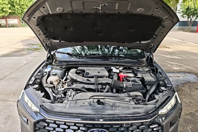 Used Ford Mondeo 2023 EcoBoost 245 Luxury Model Engine Bay