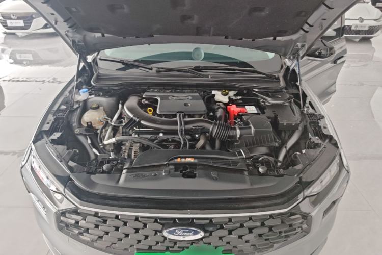Used Ford Mondeo 2023 EcoBoost 245 Luxury Model Engine Bay