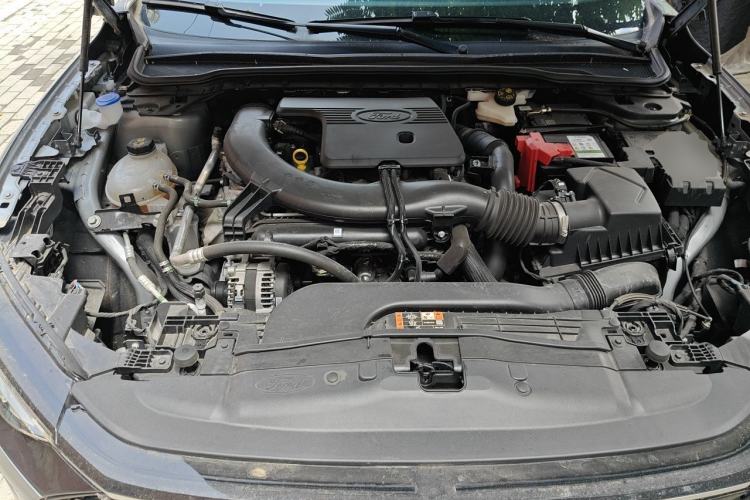 Used Ford Mondeo 2023 EcoBoost 245 Luxury Model Engine Bay