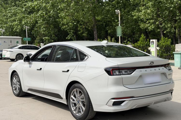 Used Ford Mondeo 2023 EcoBoost 180 Luxury Model Exterior 3