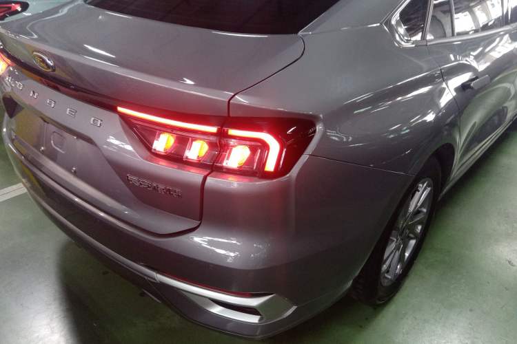 Used Ford Mondeo 2023 EcoBoost 180 Luxury Model Exterior 3