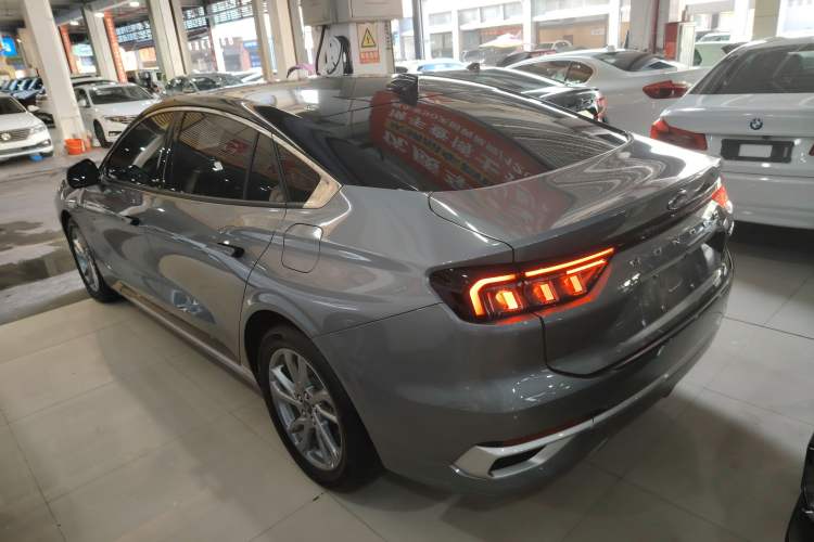 Used Ford Mondeo 2023 EcoBoost 245 Luxury Model Exterior 3