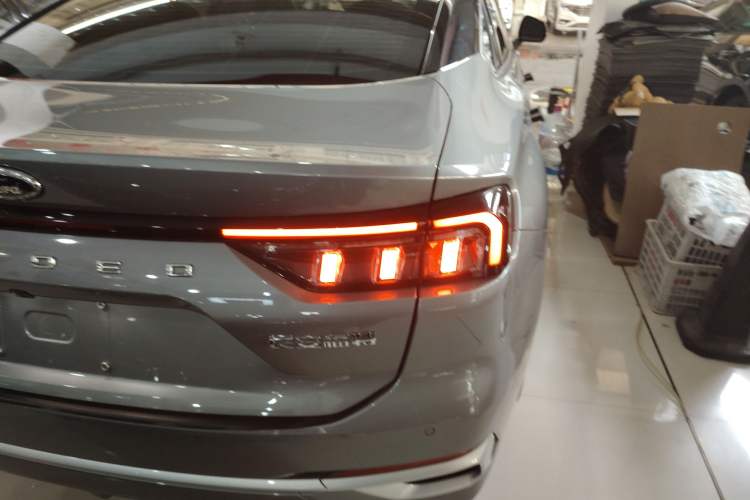 Used Ford Mondeo 2023 EcoBoost 245 Luxury Model Exterior 6