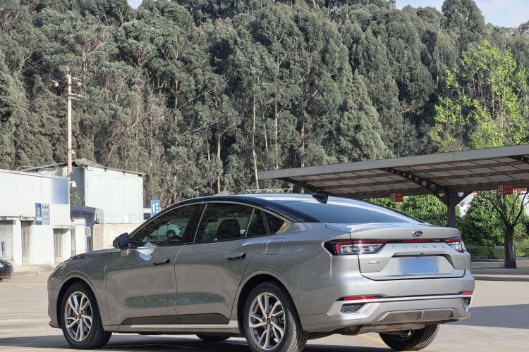 Used Ford Mondeo 2023 EcoBoost 245 Luxury Model Exterior 8