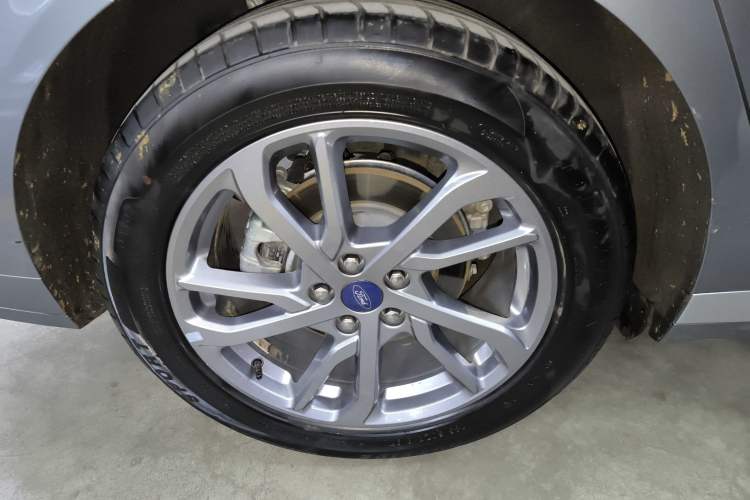 Used Ford Mondeo 2023 EcoBoost 180 Luxury Model Exterior 8