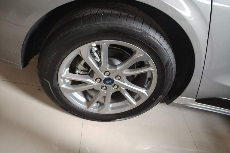 Used Ford Mondeo 2023 EcoBoost 245 Luxury Model Exterior 8