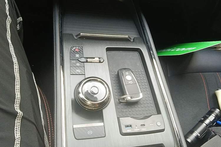 Used Ford Mondeo 2023 EcoBoost 245 Ultimate Model Gear Lever