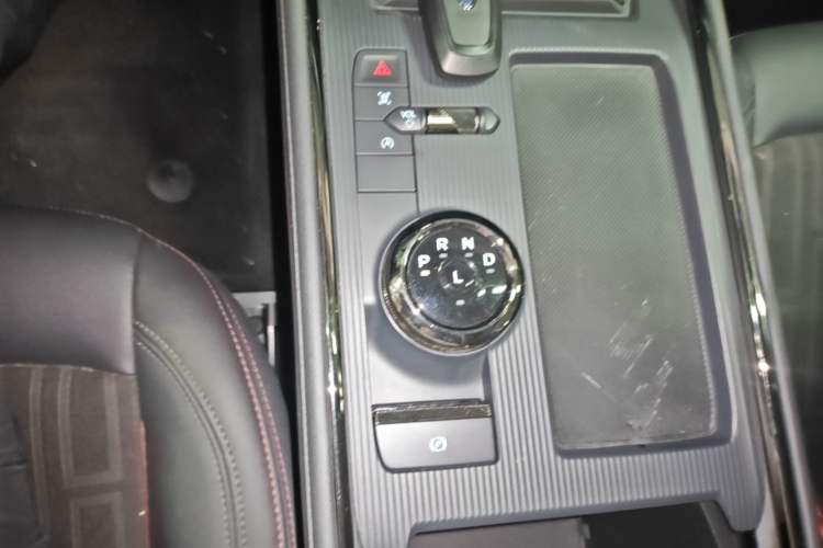 Used Ford Mondeo 2023 EcoBoost 180 Luxury Model Gear Lever